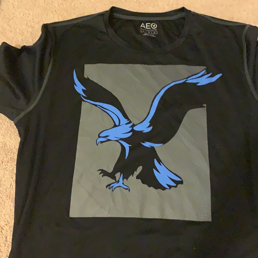 Men’s American Eagle t shirt
